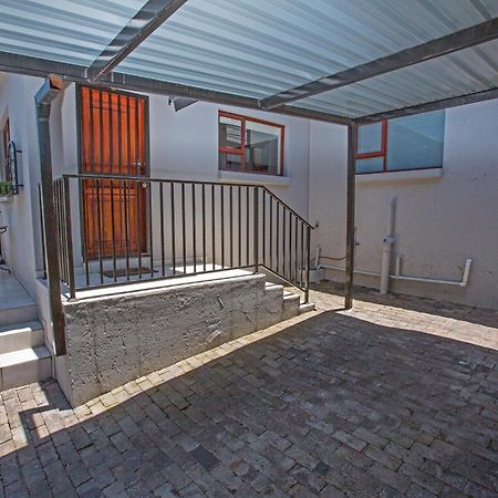Spacious Garden Cottage Johannesburg Buitenkant foto
